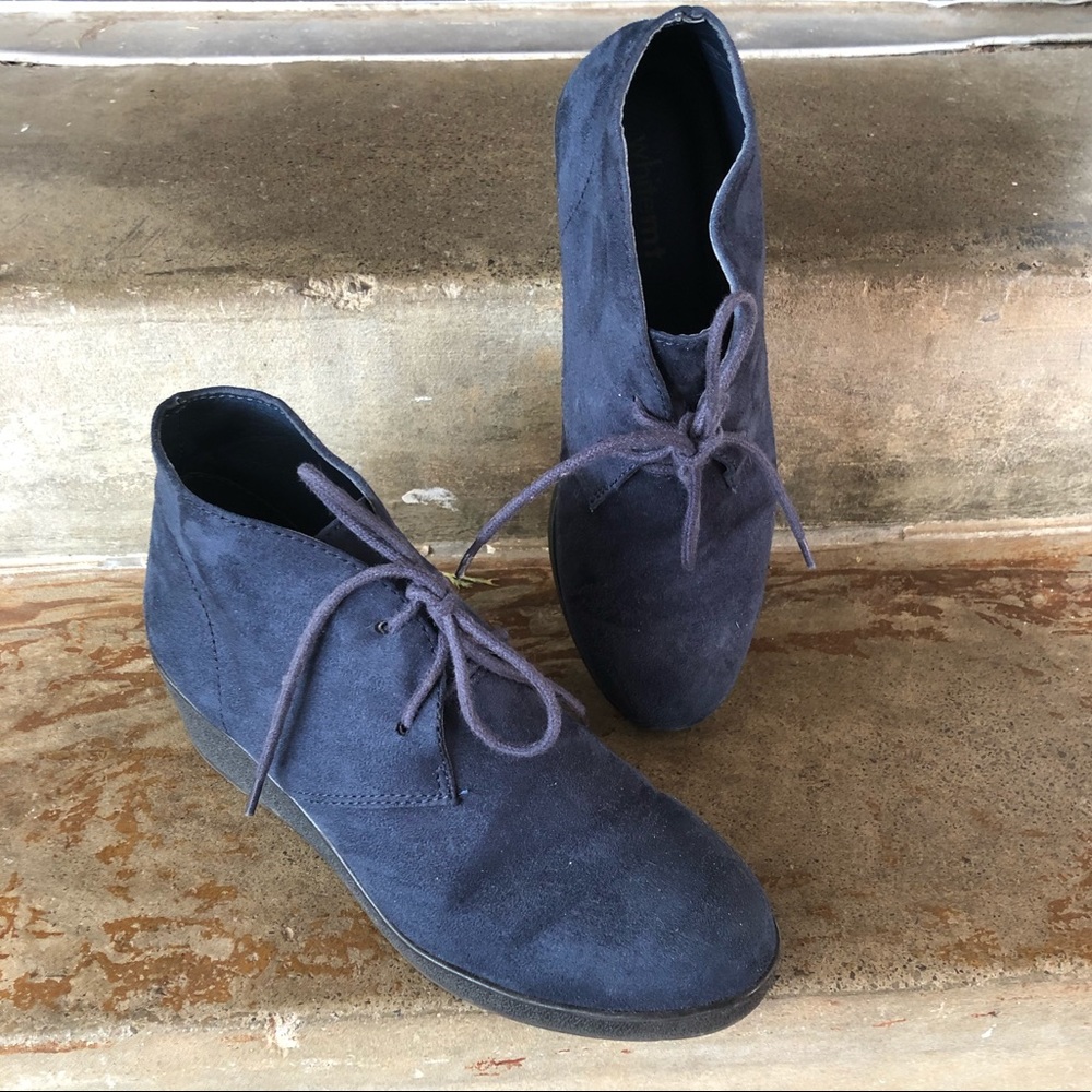 White Mountain navy faux suede wedge ankle boots